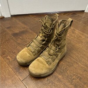 NIKE SFB 8" MILITARY ARMY LEATHER BOOTS 922471-900 US Mens 8 Womens 9.5